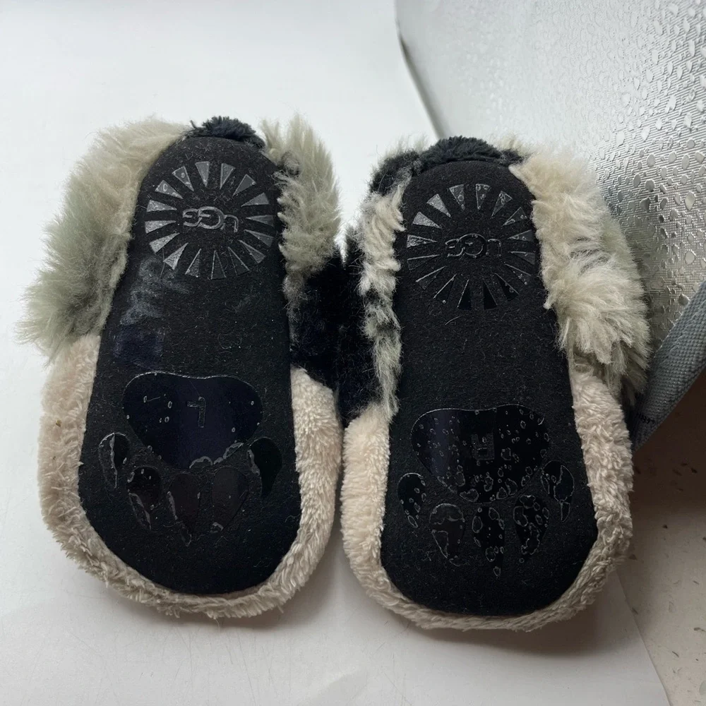 UGG Bixbee Panda Bear infant Slippers Cozy Comfort size 2-3